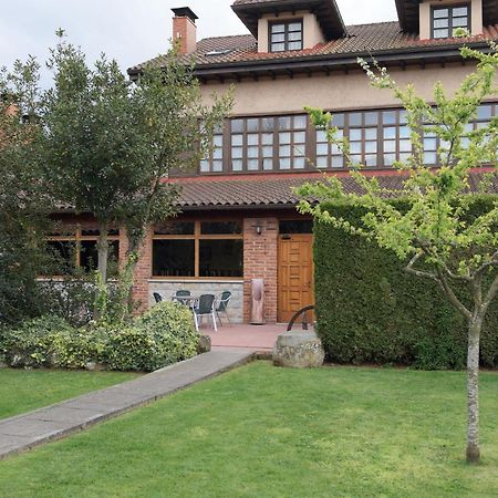 Гостевой дом La Casona De Entralgo Пола-де-Лавиана Экстерьер фото
