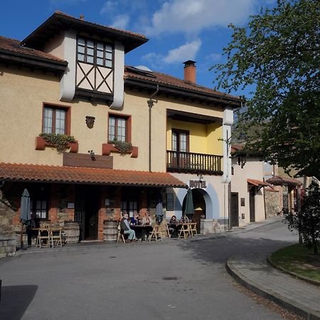 Гостевой дом La Casona De Entralgo Пола-де-Лавиана Экстерьер фото
